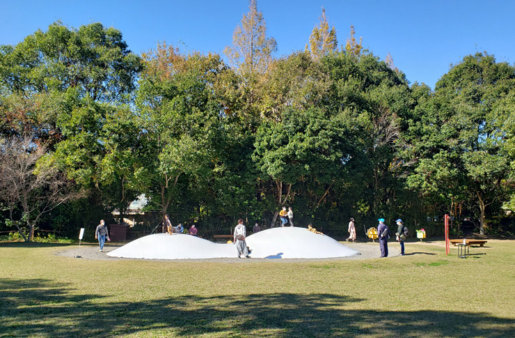 ピクニック広場のふわふわドーム
