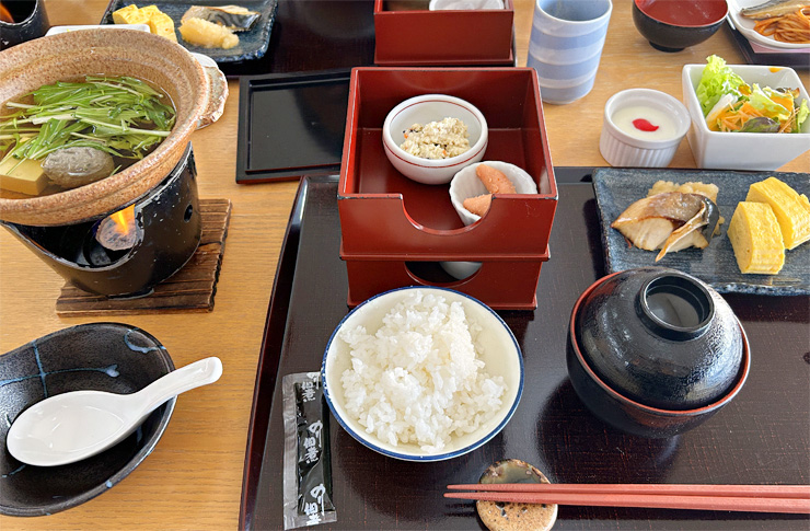 朝食